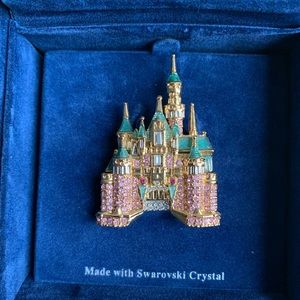Swarovski Disneyland Disney brooch pin
